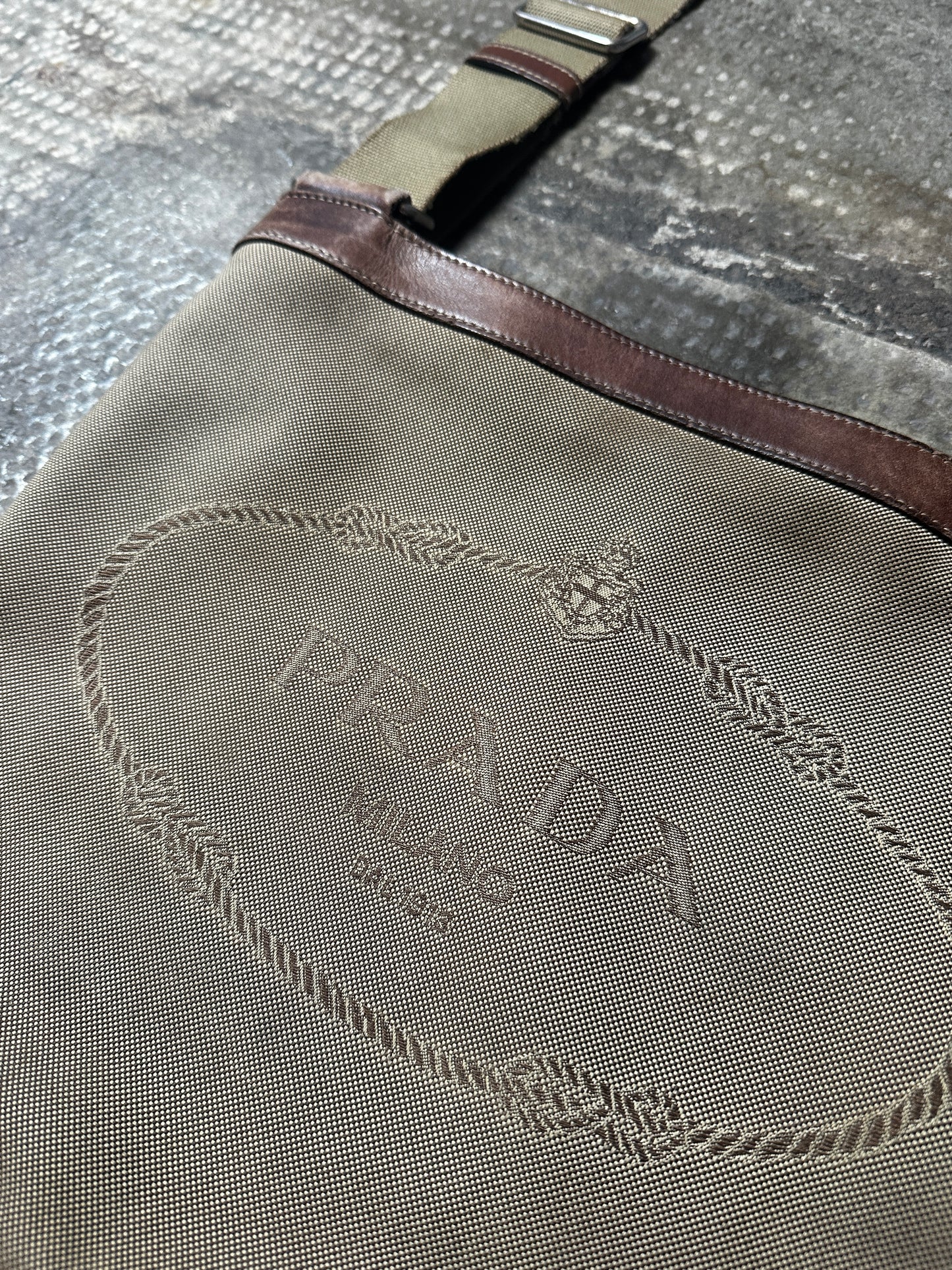 Prada Umhängetasche Leder